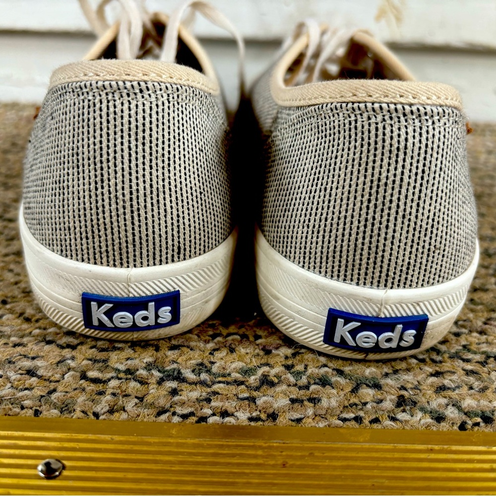Keds Women’s Lace up canvas shoes